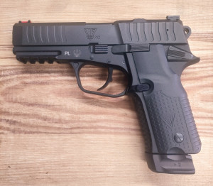 Pistolet VIS100 M1 kal. 9x19